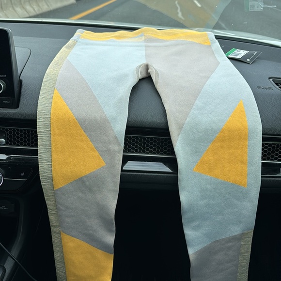 The Nike Sculpt Lux tight fit - Picture 1 of 5